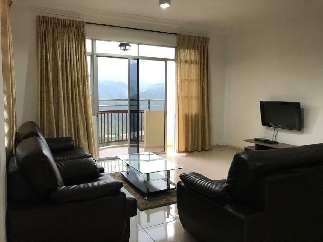 3 @ Crown Imperial Court *